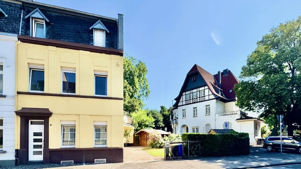 Straßenansicht