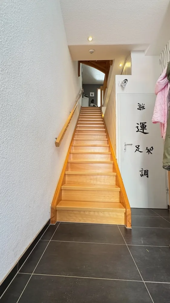 Eingang zum 1. OG