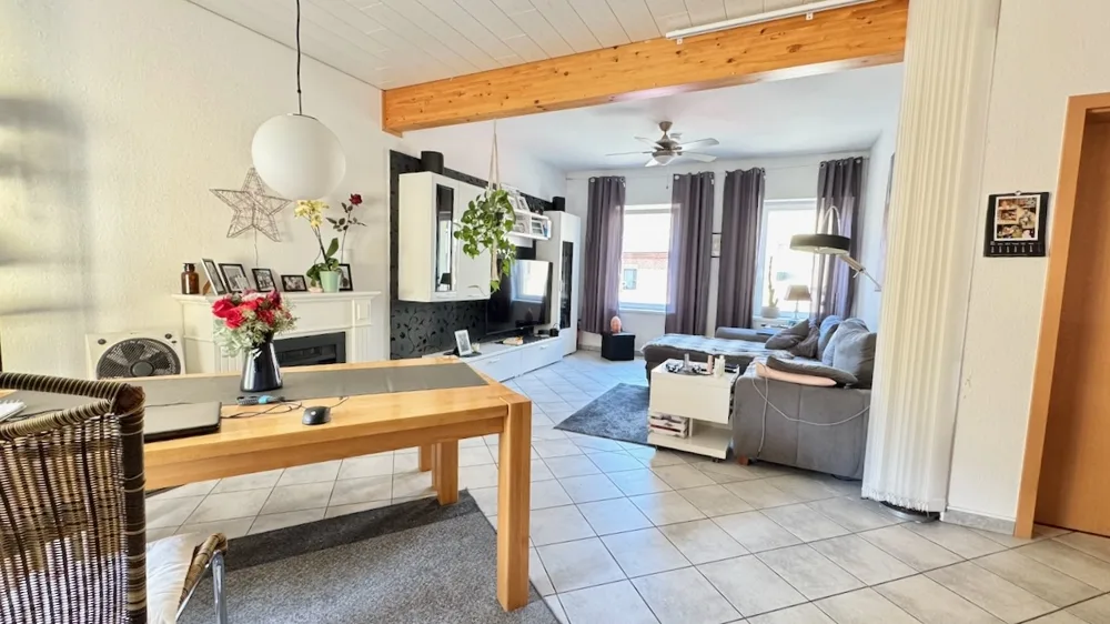 Wohnzimmer 1. OG Bild 1