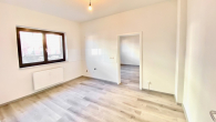 Wohn-Küche Blick 1 - **IDEAL FÜR DIE BERUFSTÄTIGE EINZELPERSON** APPARTEMENT IN ZENTRALER LAGE VON KREFELD-UERDINGEN