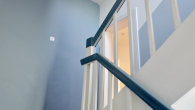 Treppenhaus - **IDEAL FÜR DIE BERUFSTÄTIGE EINZELPERSON** APPARTEMENT IN ZENTRALER LAGE VON KREFELD-UERDINGEN