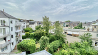 Blick nach hinten heraus - KR-VON-BECKERATH-STRASSE – CHICE 2-RAUM-STUDIO-WOHNUNG IN GEPFLEGTEM 2-PARTEIEN-STILHAUS