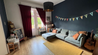 Wohnzimmer - „AM WALLGARTEN“ IM HERZEN VON KR-UERDINGEN – SCHÖN AUFGETEILTE 3,5 ZKDB-ALTBAUWOHNUNG + SÜD-BALKON