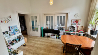 Wohn-/ Esszimmer - „AM WALLGARTEN“ IM HERZEN VON KR-UERDINGEN – SCHÖN AUFGETEILTE 3,5 ZKDB-ALTBAUWOHNUNG + SÜD-BALKON