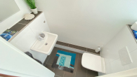 Separates WC - KR – FUßLÄUFIG UNWEIT ZUM HAUPTBAHNHOF BZW. HELIOS-KLINIKUM – CHICE 2-RAUM-DESIGNER-WOHNUNG + BALKON