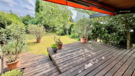 Terrasse - BEZUGSFREIES ARCHITEKTENHAUS IN BEGEHRTER STADTWALDNÄHE – REICHLICH PLATZ FÜR DIE GRÖßERE FAMILIE