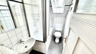 Badezimmer - CHICE 3 ZKDB-MAISONETTE-WOHNUNG + DG-STUDIO IM HERZEN VON KR-UERDINGEN – IDEAL FÜR MAX. 2 PERSONEN