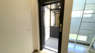 Aufzug - KR-BREITEN DYK – GESCHMACKVOLL MÖBLIERTE 2-RAUM-WOHNUNG MIT BALKON, IDEAL FÜR WOCHENENDHEIMFAHRER
