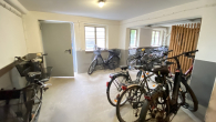 Fahrradkeller - KR-BREITEN DYK – GESCHMACKVOLL MÖBLIERTE 2-RAUM-WOHNUNG MIT BALKON, IDEAL FÜR WOCHENENDHEIMFAHRER