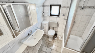 Duschbad der Einliegerwohnung - RATINGEN-LINTORF, EINFAMILIENHAUS MIT EINLIEGERWOHNUNG ZUZÜGLICH CA. 716 QM FREIZEITGRUNDSTÜCK