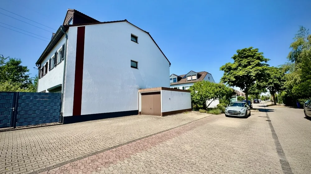 Seperater PKW-Stellplatz