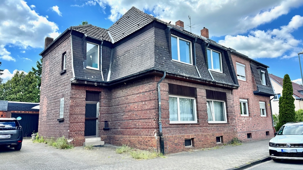 Straßenansicht